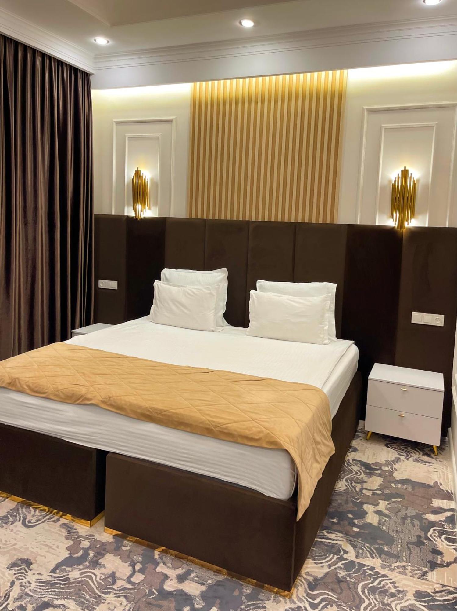 Jasmine Hotel Taraz Exterior photo
